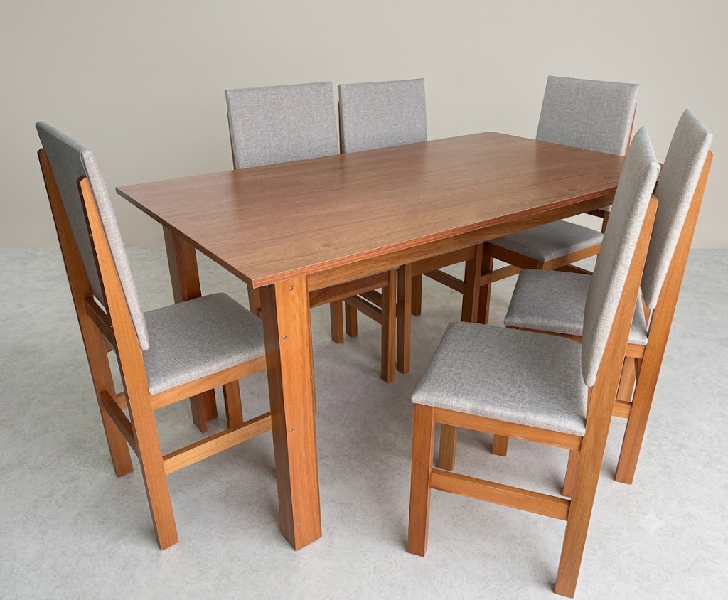 Mesa com 6 cadeiras